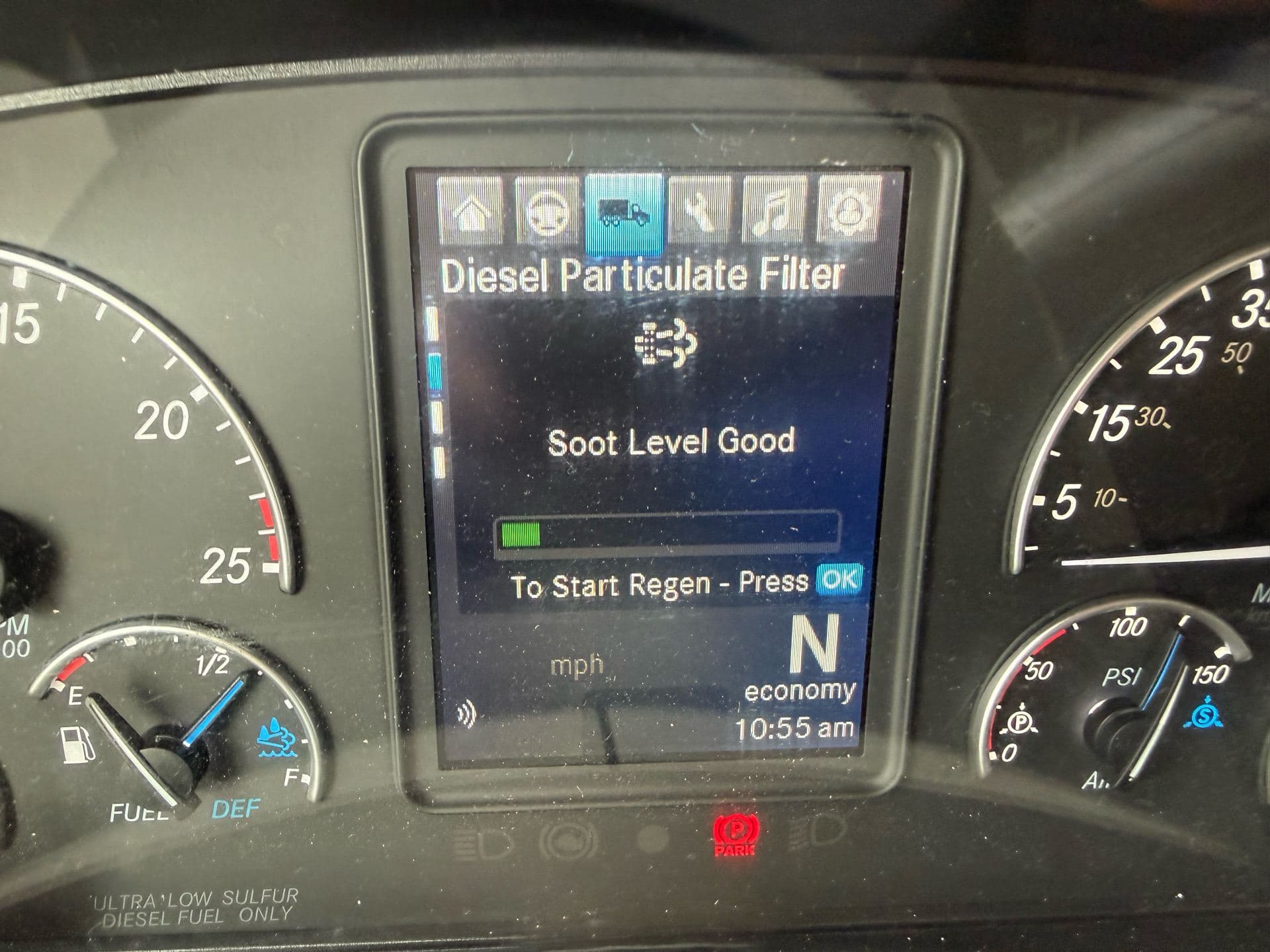 2022 Freightliner - 445k - 12k Hours - 455HP image 9