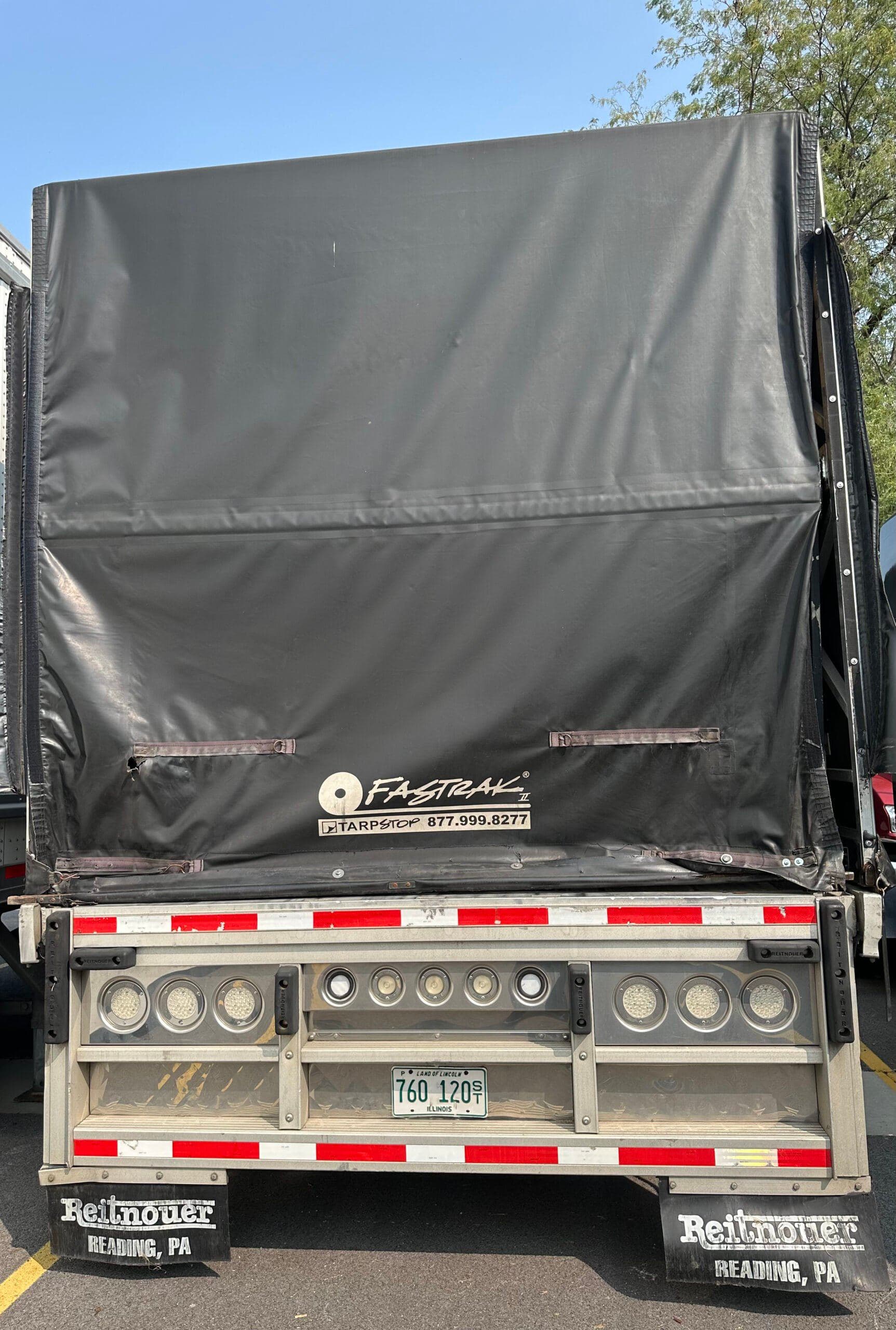 2015 Fontaine Revolution 52 – 53′ Conestoga Rear Slide image 4