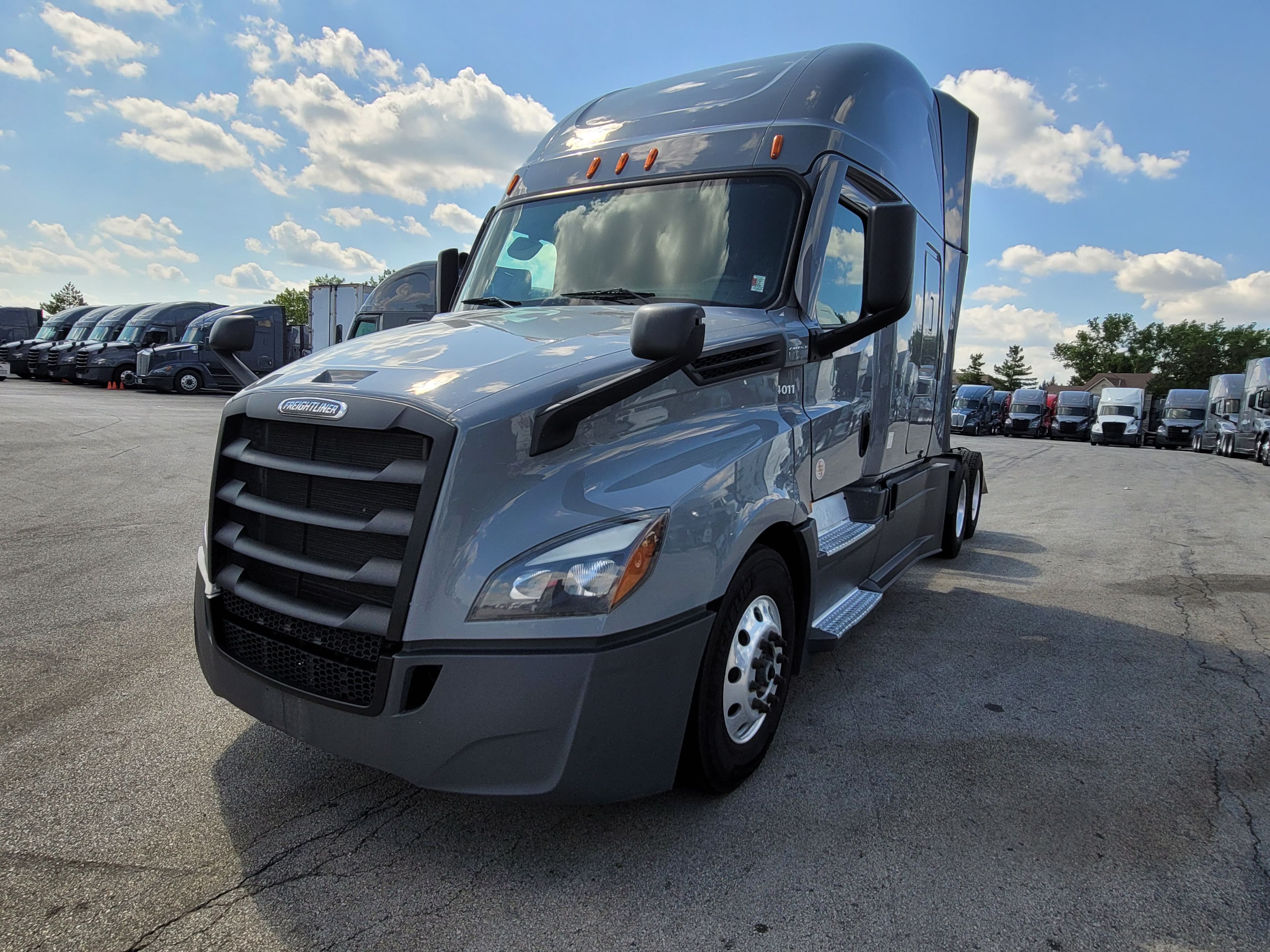 2024 Freightliner Cascadia 125 image 1