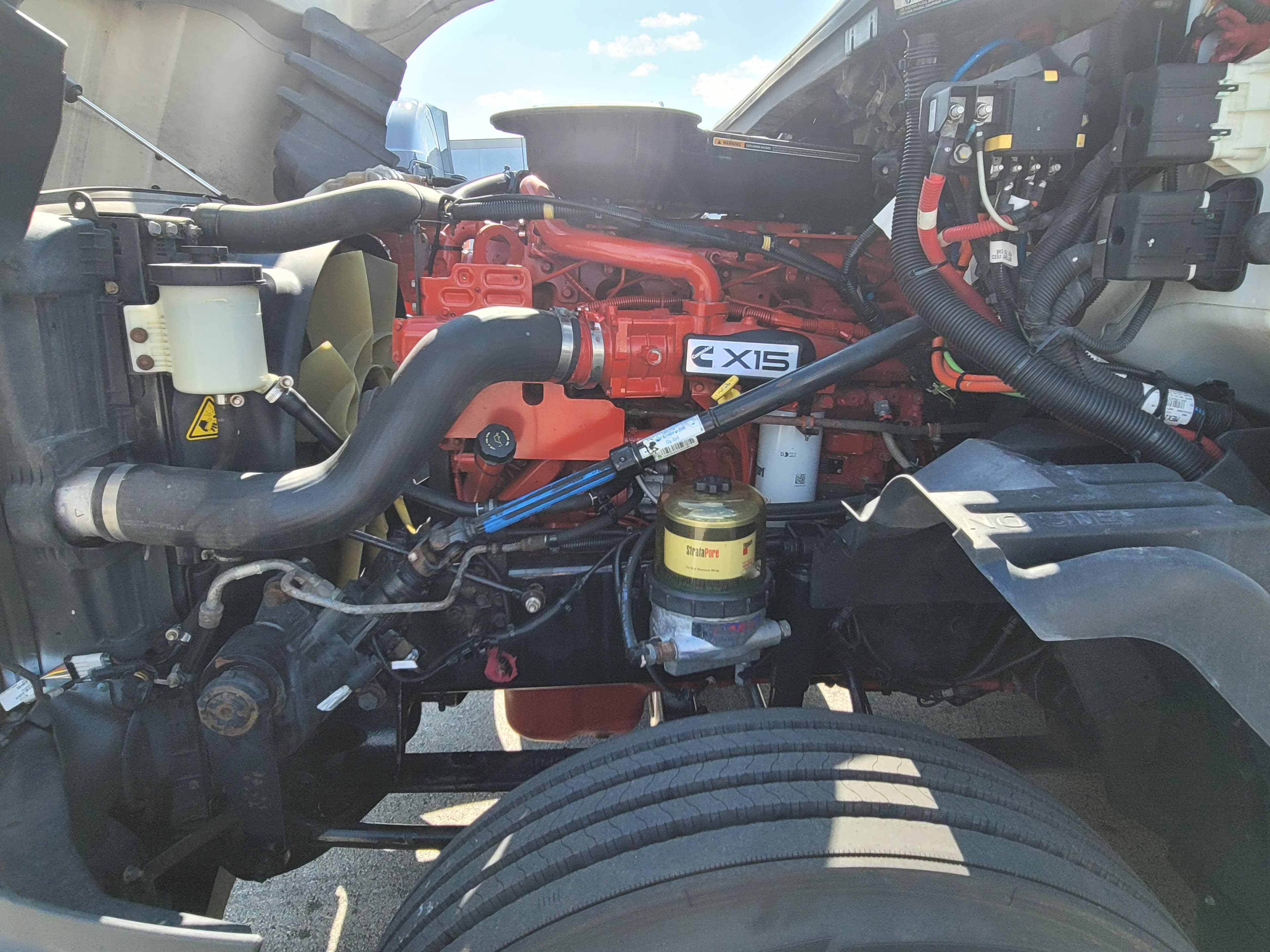 2022 International LT625 image 6