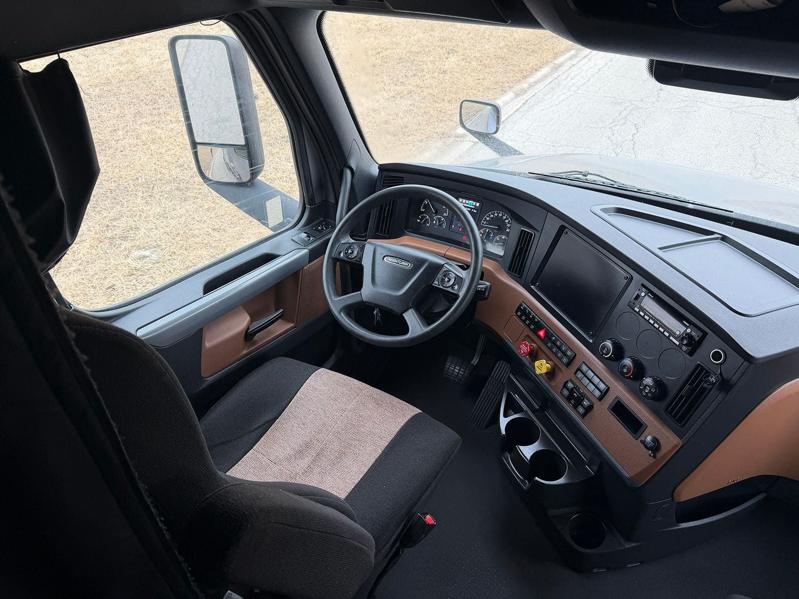 2022 Freightliner Cascadia 126 image 10