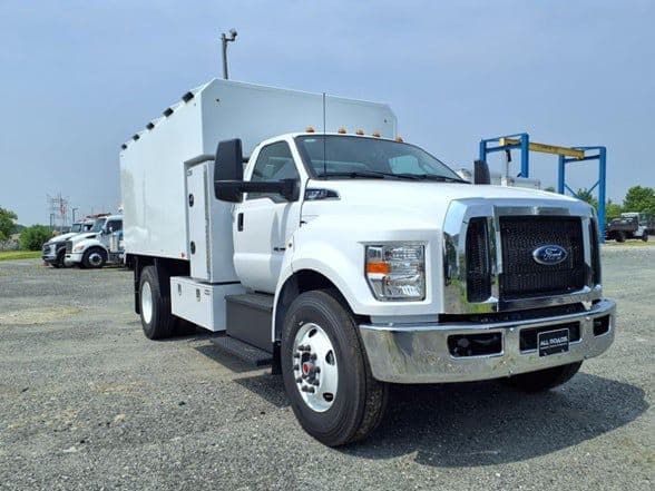 2026 Ford F750 SD image 2