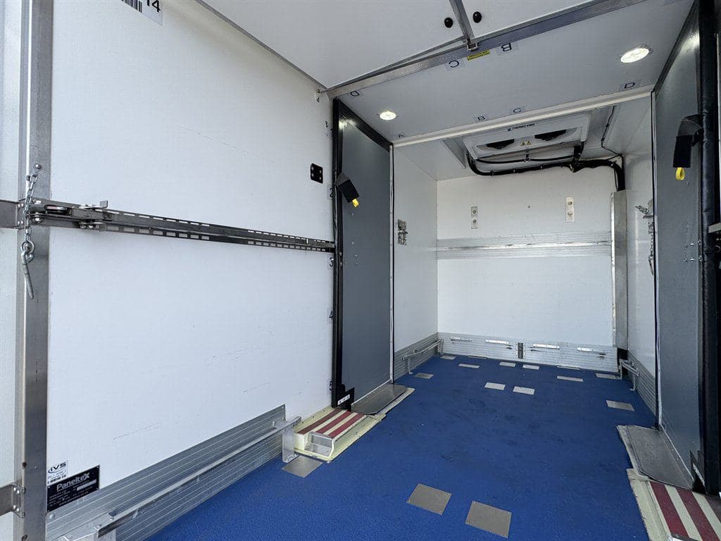 2023 Ford Transit T-350 image 29