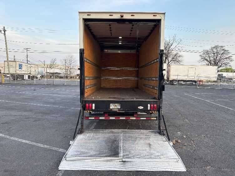 2017 MITSUBISHI FUSO FEC72S image 8