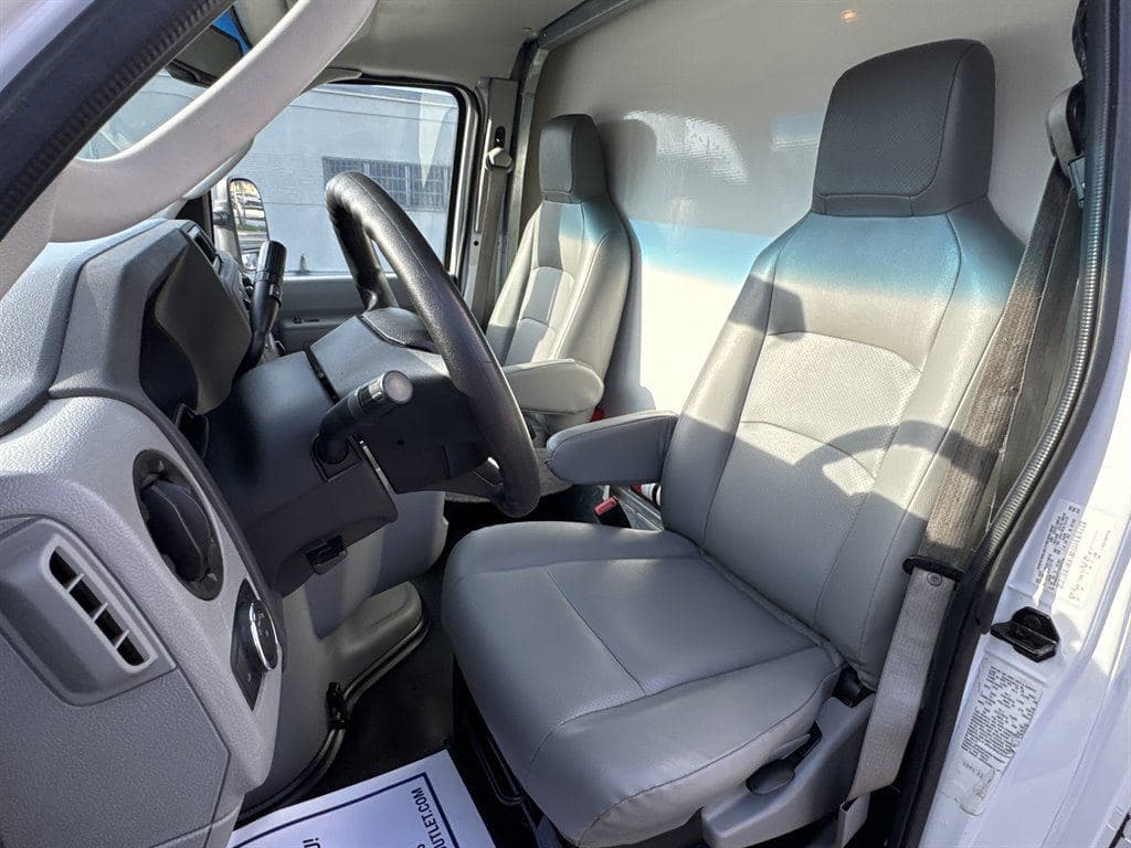 2023 Ford E-Series Cutaway image 52