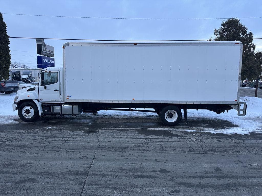 2020 Hino 268A image 2