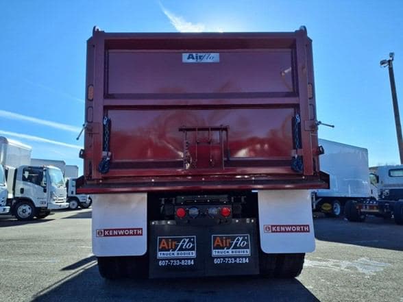 2025 Kenworth T880 image 7