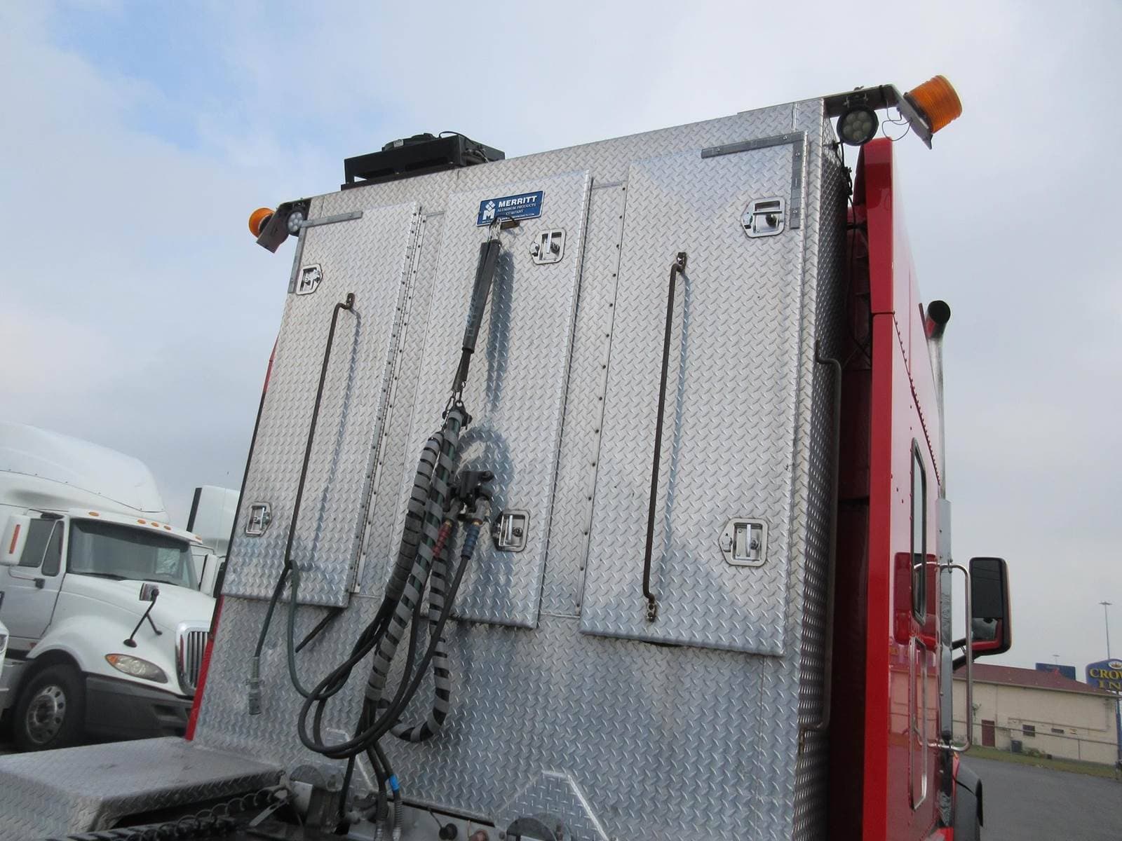 2020 Peterbilt 567 image 8
