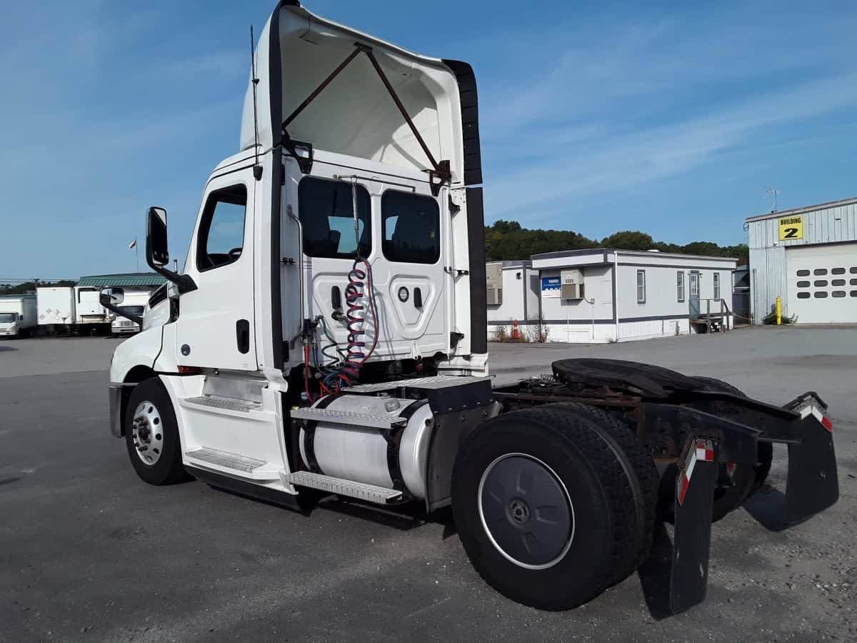2020 Freightliner Cascadia image 6