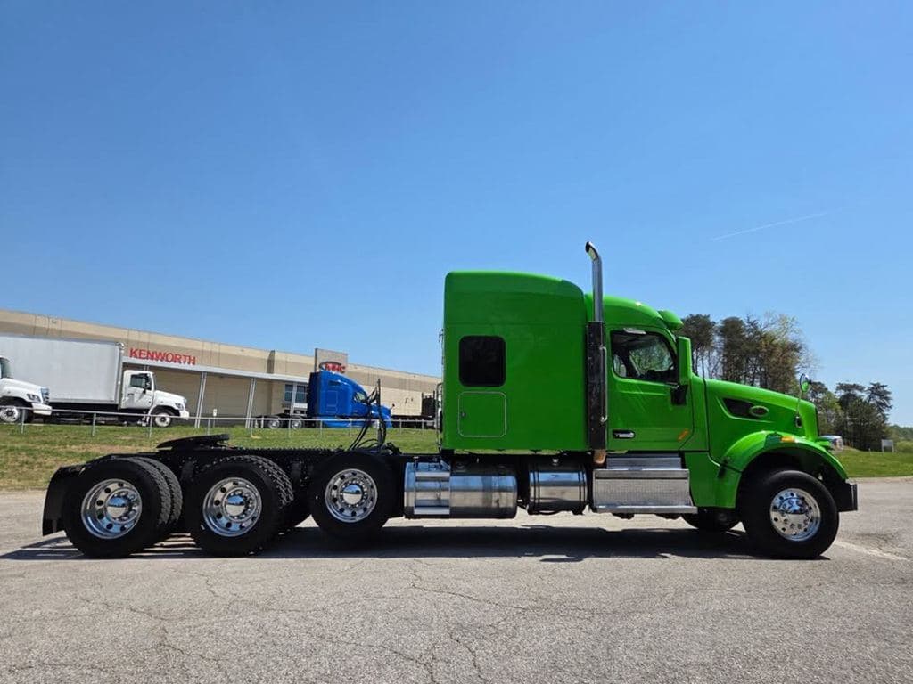 Used 2021 PETERBILT 567 image 16