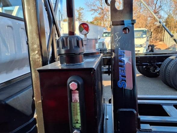 2024 Isuzu NRR image 11