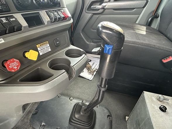 2019 Kenworth T880 image 9