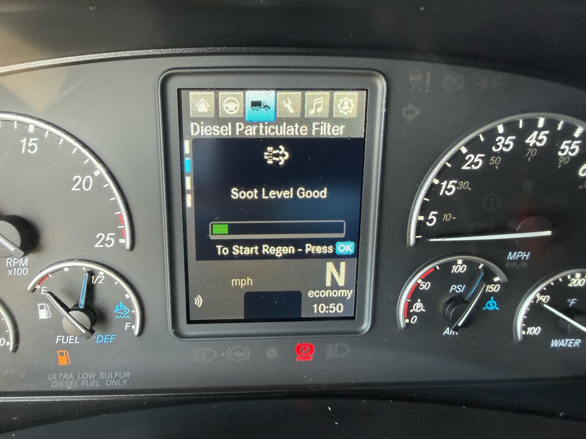 2023 Freightliner - 444k - Just 10,750 Hours! image 12