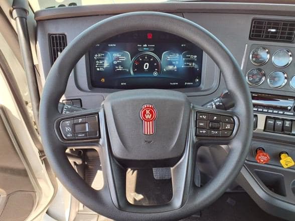 2025 Kenworth T880 image 26