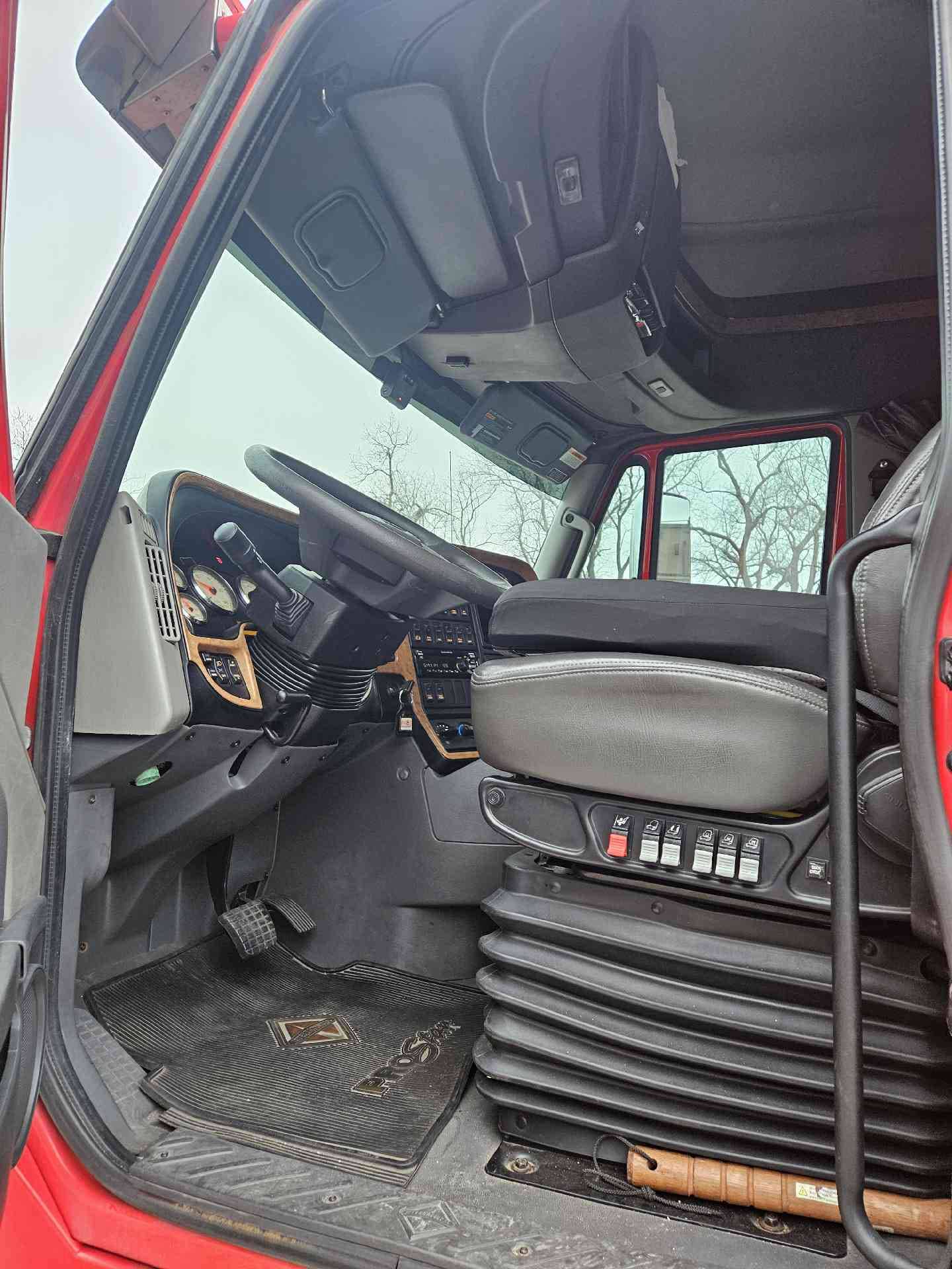 2017 International ProStar image 6