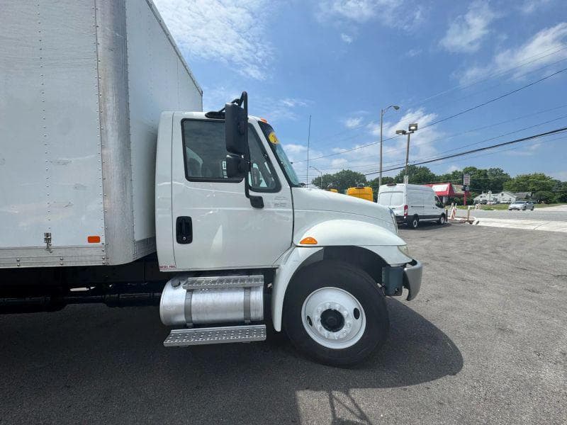 2017 International 4300 image 6