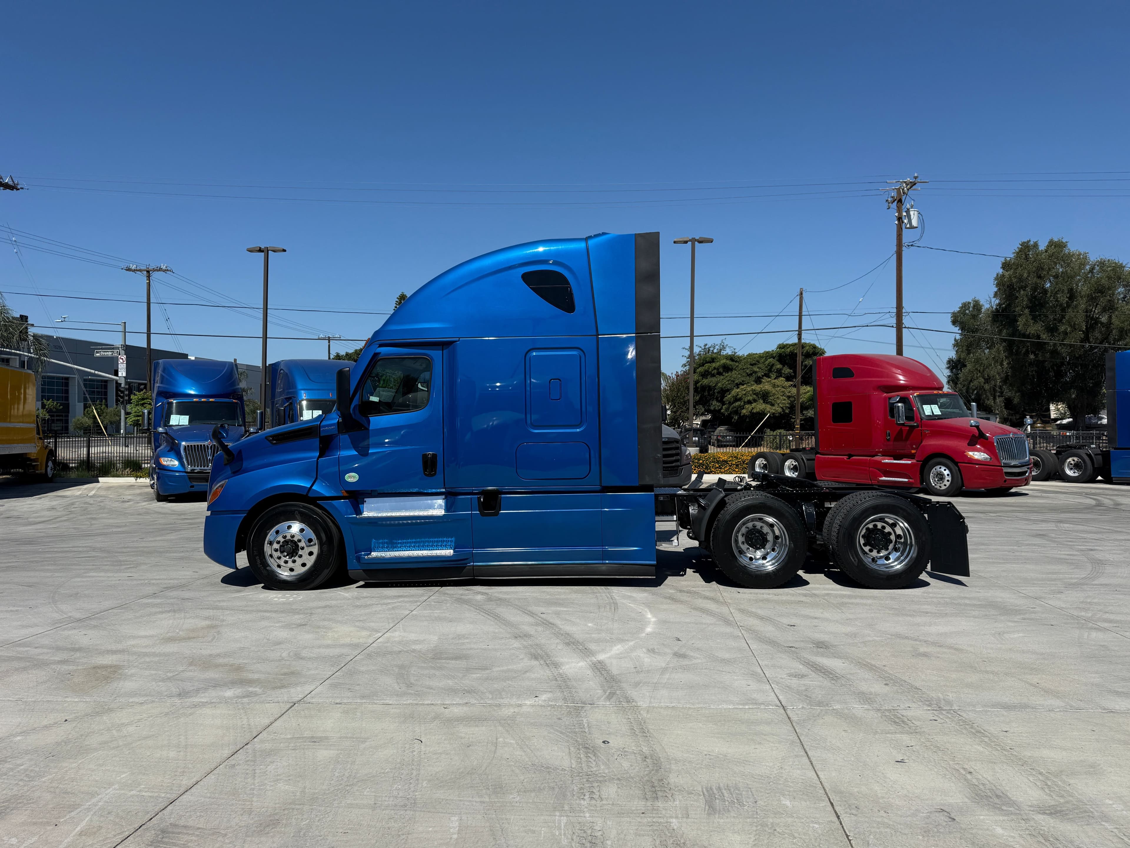 2022 Freightliner Cascadia 126 image 8