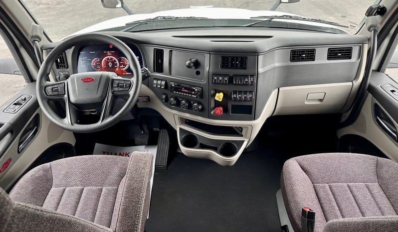 2024 Peterbilt 579 image 7