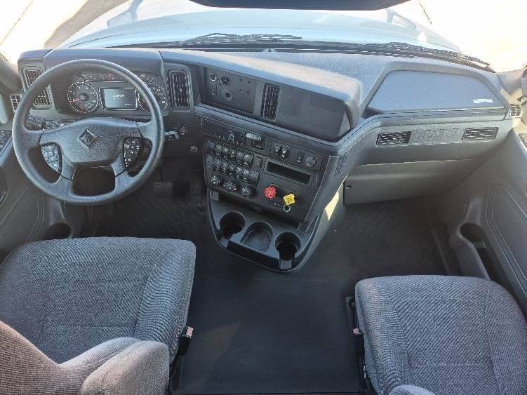 2023 International LT62F image 4