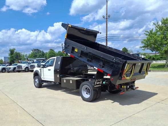 2025 Ford F600 image 6