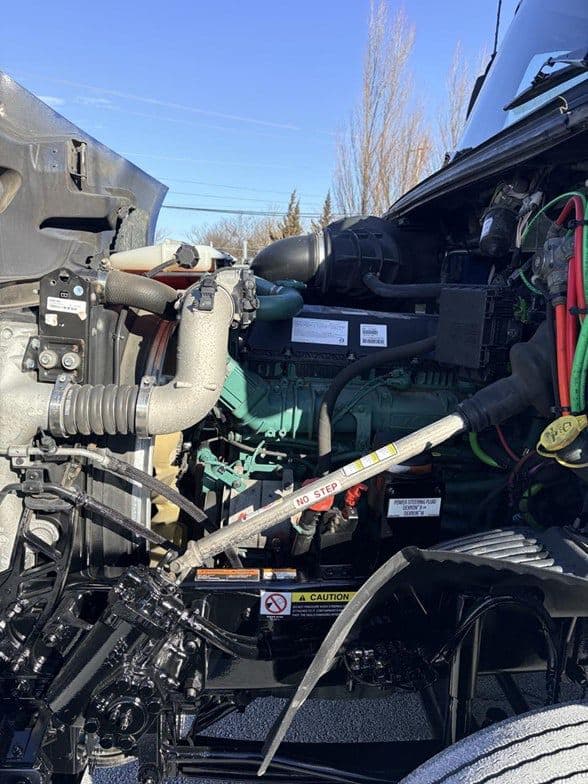 2021 VOLVO VNR64T300 TNF213060 Web image 5