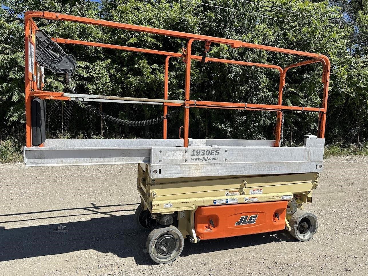 2014 JLG 1930ES image 2