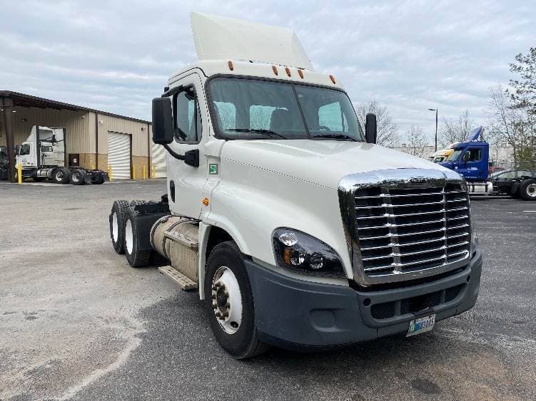 2018 Freightliner Cascadia image 1