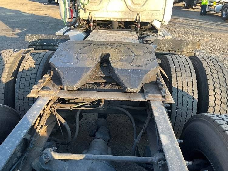 2018 Freightliner Cascadia image 9