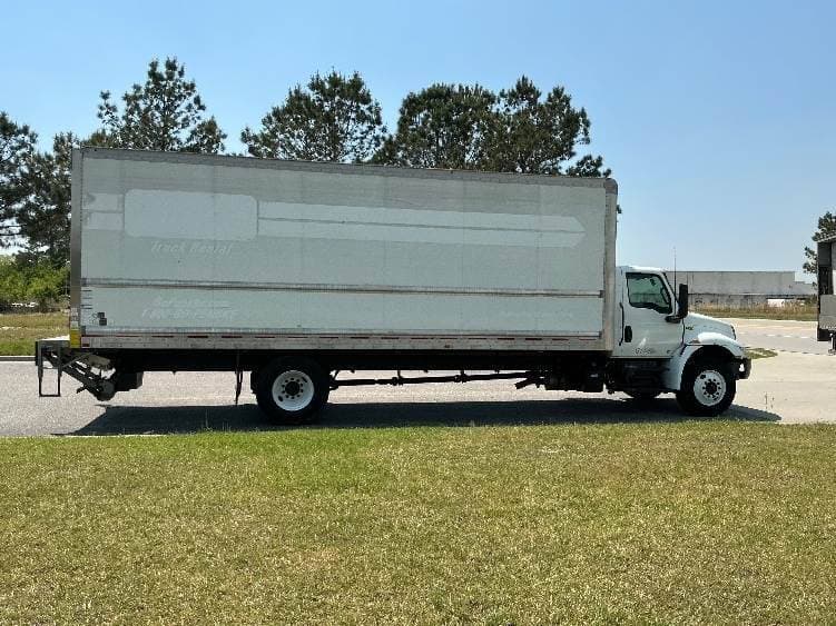 2022 International MV607 Box Truck - 220HP, 6 Speed Automatic, Roll up Door image 15