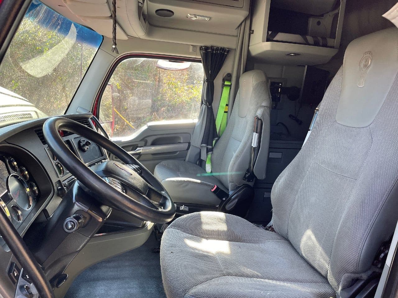 2018 Kenworth T680 image 19