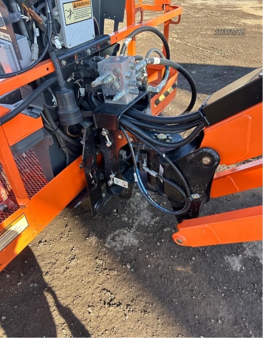 2021 JLG 670SJ image 12