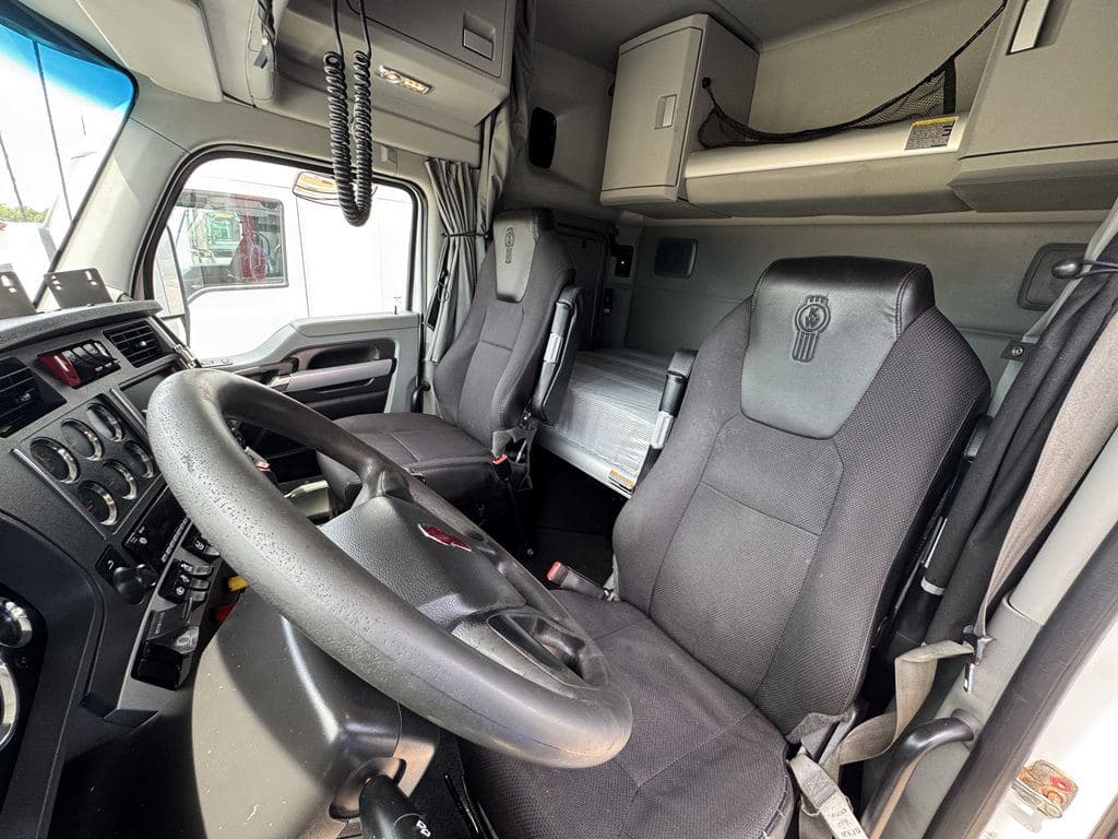 Used 2021 KENWORTH T880 image 10