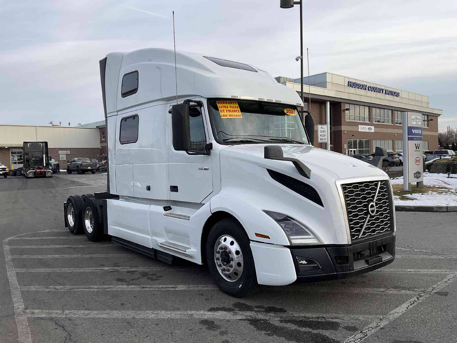 2024 Volvo VNL860 image 7