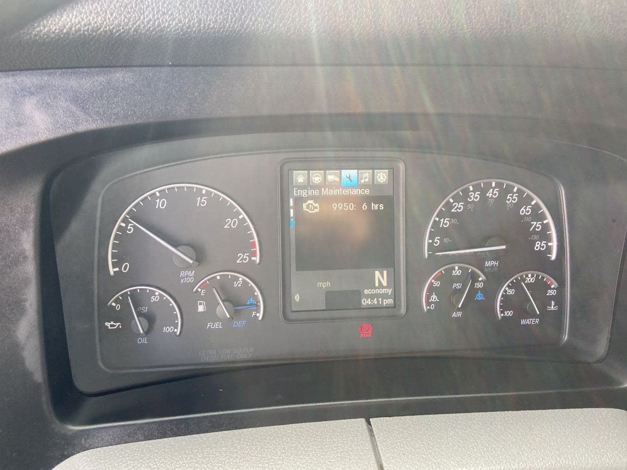 2020 Freightliner Cascadia image 12