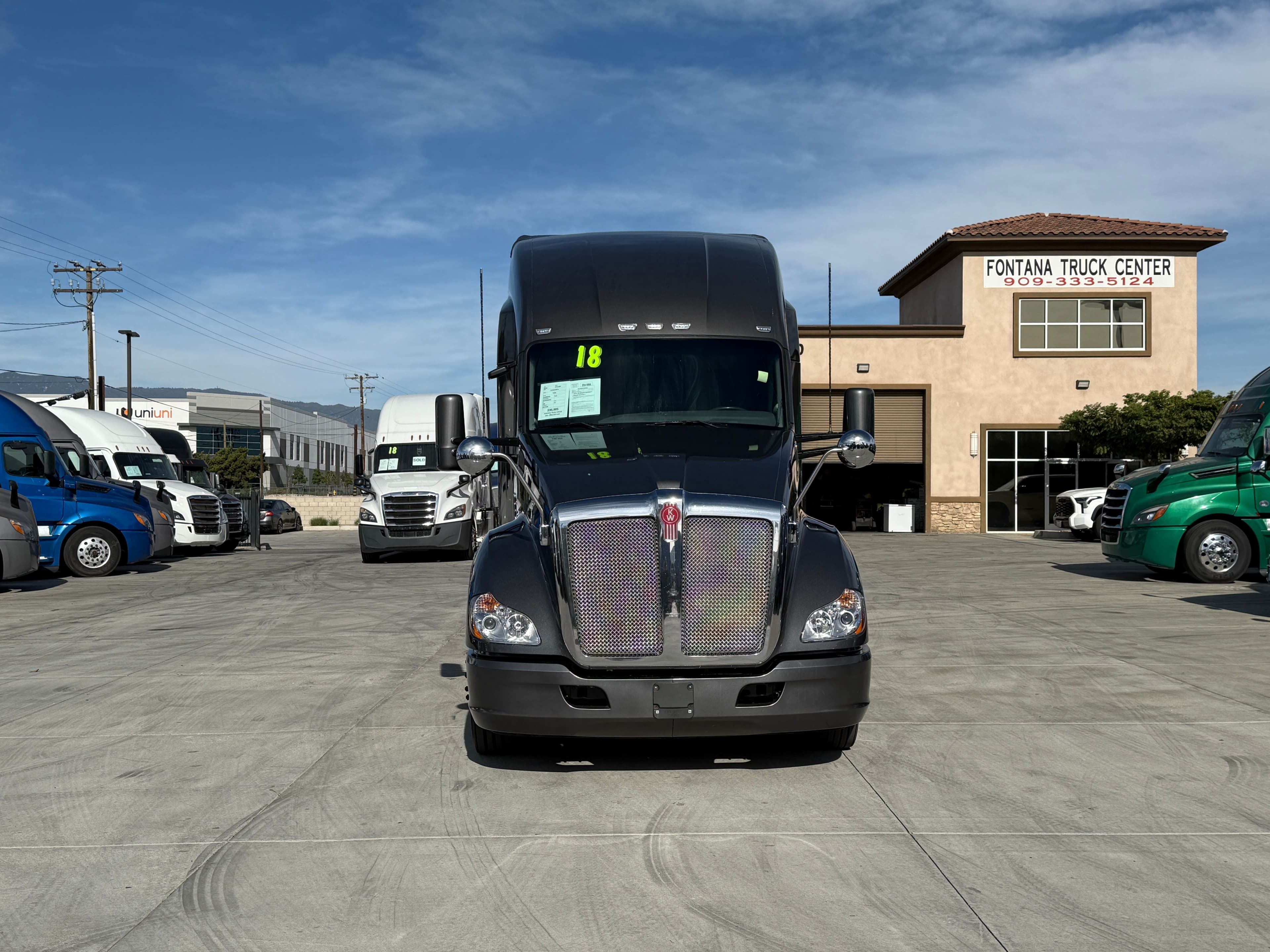 2018 Kenworth T680 image 2