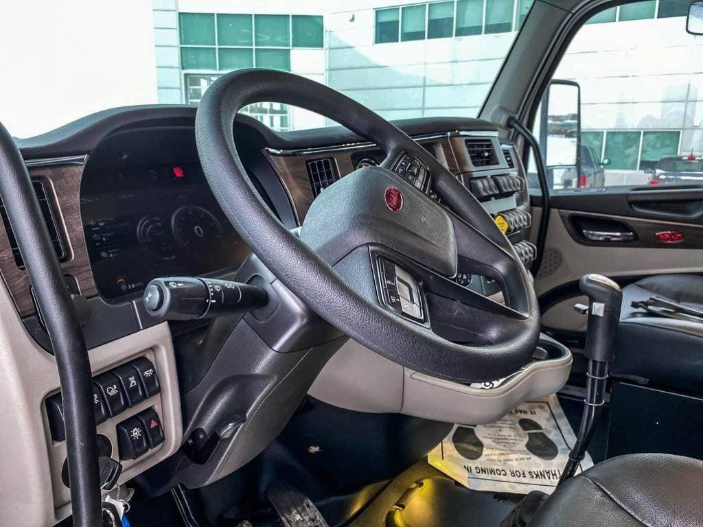 2024 Peterbilt 567 image 7