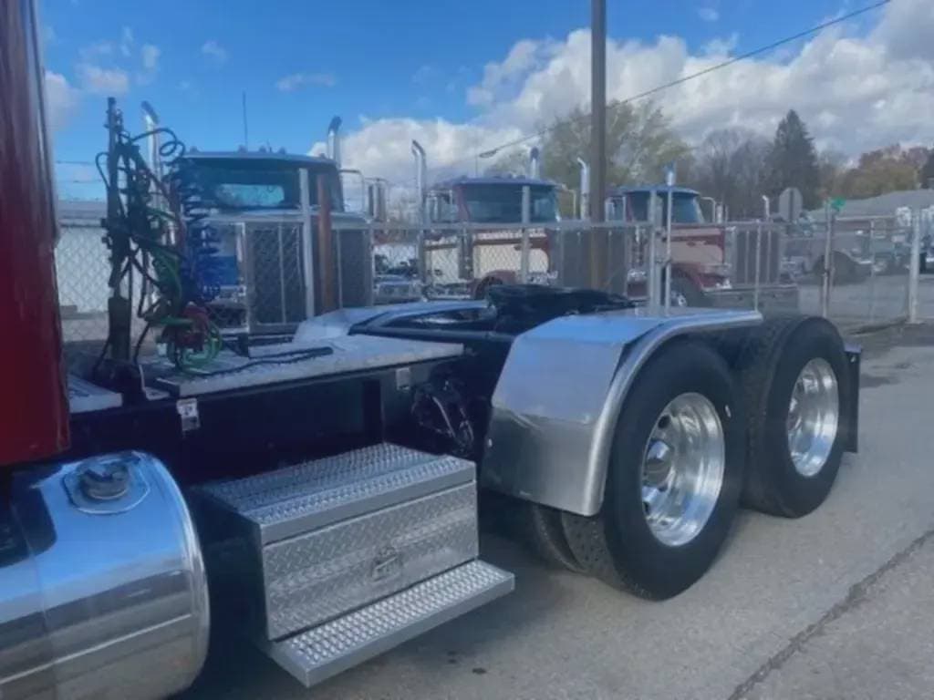 2022 Peterbilt 389 image 7