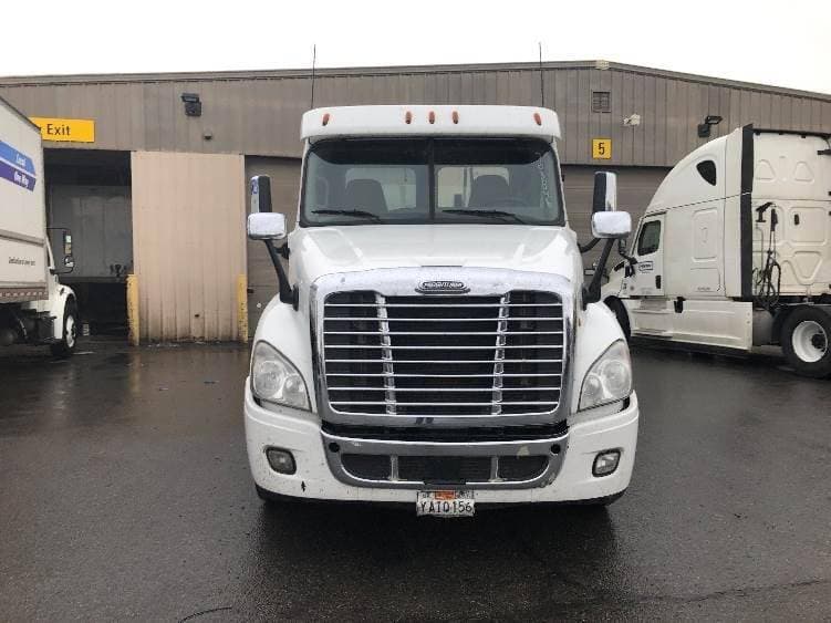 2018 Freightliner Cascadia image 12