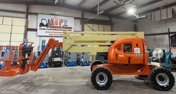 2015 JLG 450AJ image 1