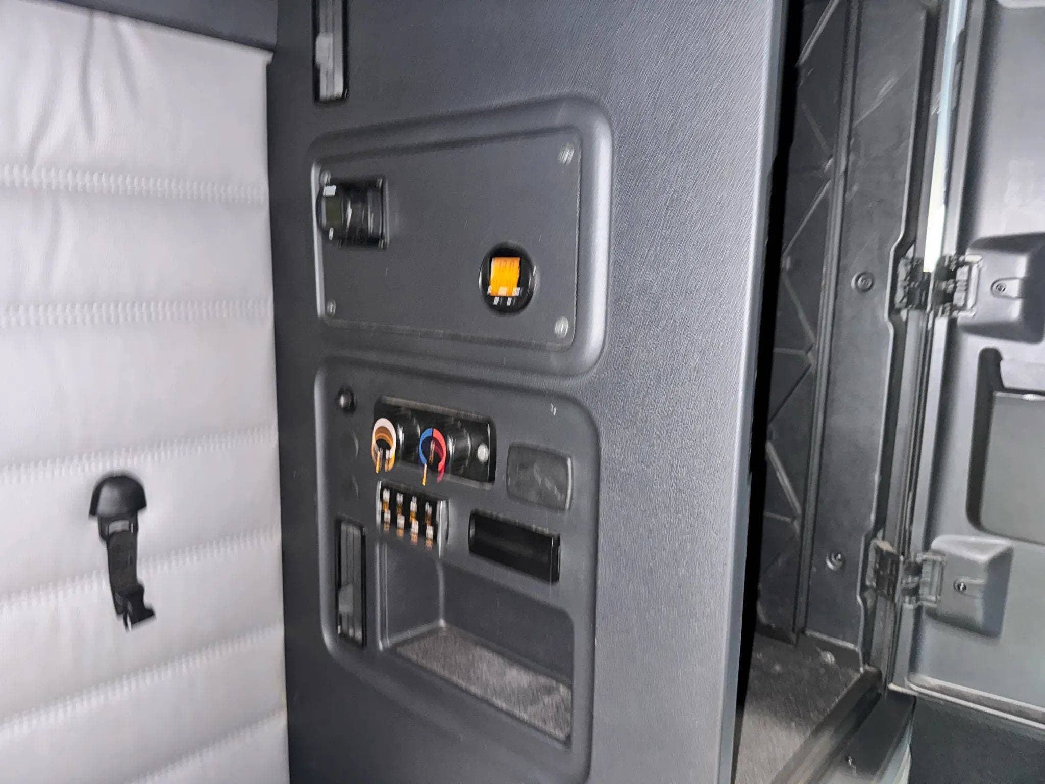 2020 Freightliner Cascadia image 33