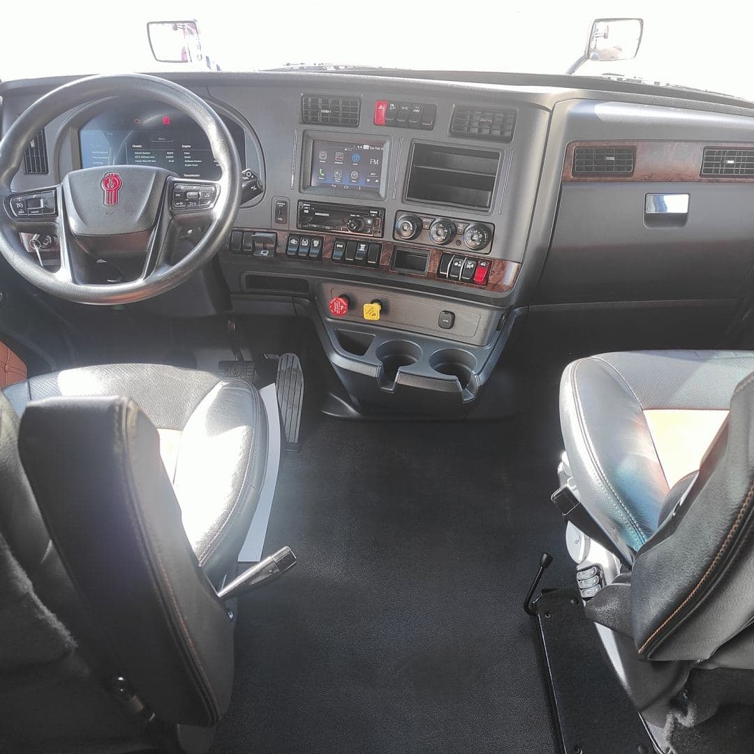 2022 Kenworth T680 image 5