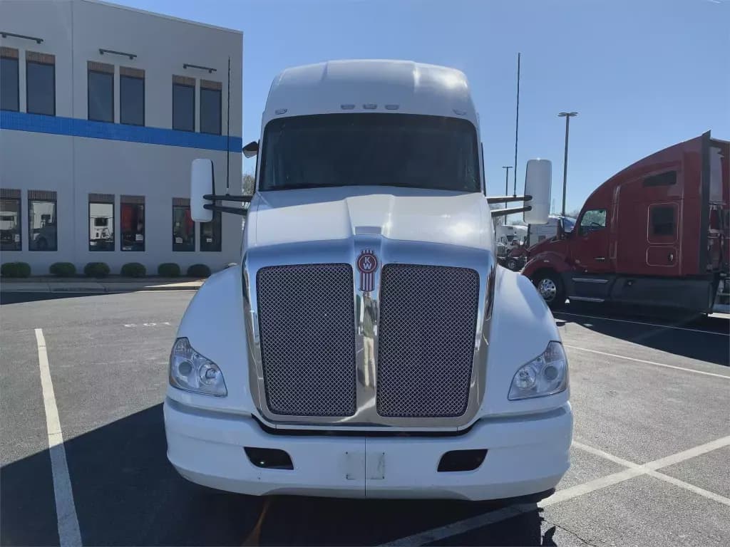 2022 Kenworth T680 image 3