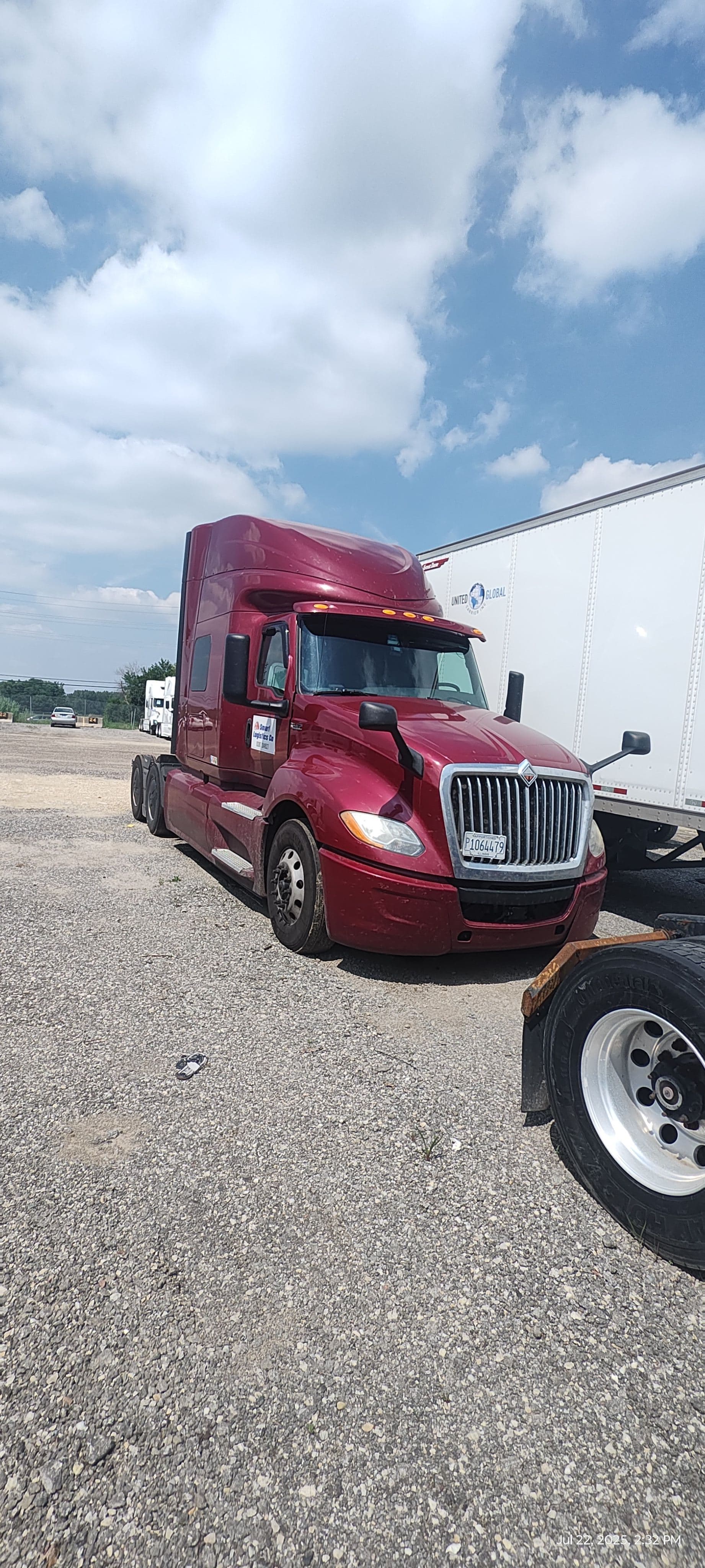 2019 International LT625 image 2