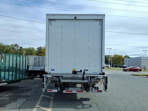 2025 Isuzu FTR image 6