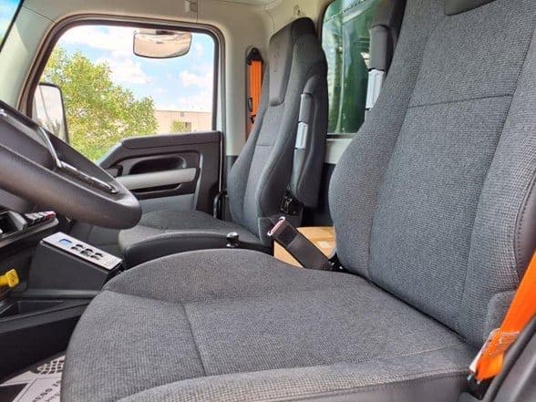 2025 Kenworth T880 image 14