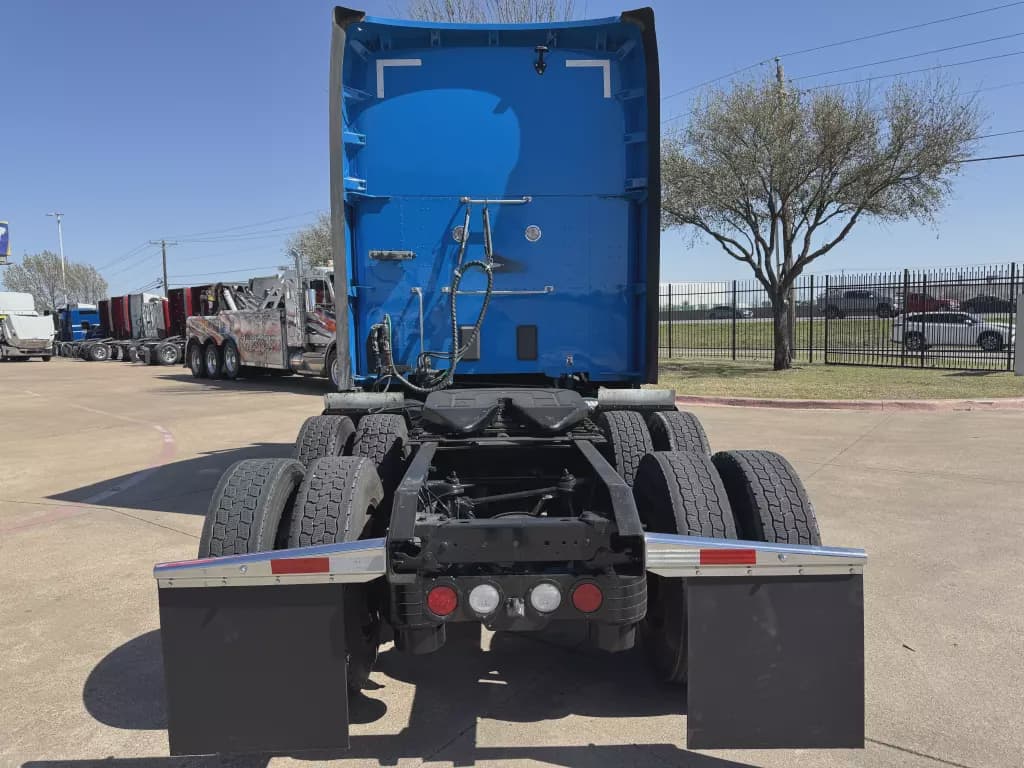 2022 Kenworth T680 image 3