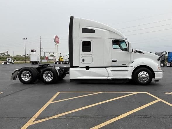 2019 Kenworth T680 image 7