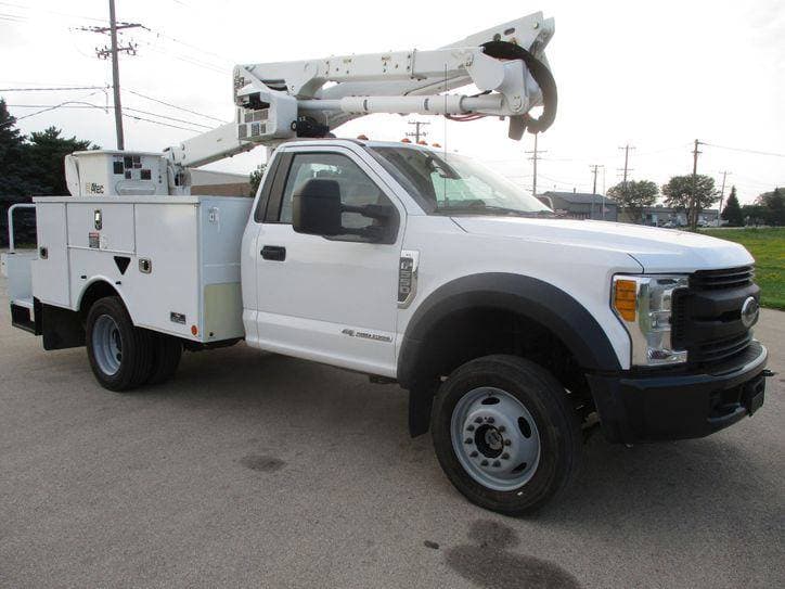 2017 Ford F550 BUCKET TRUCK 4X4 image 7