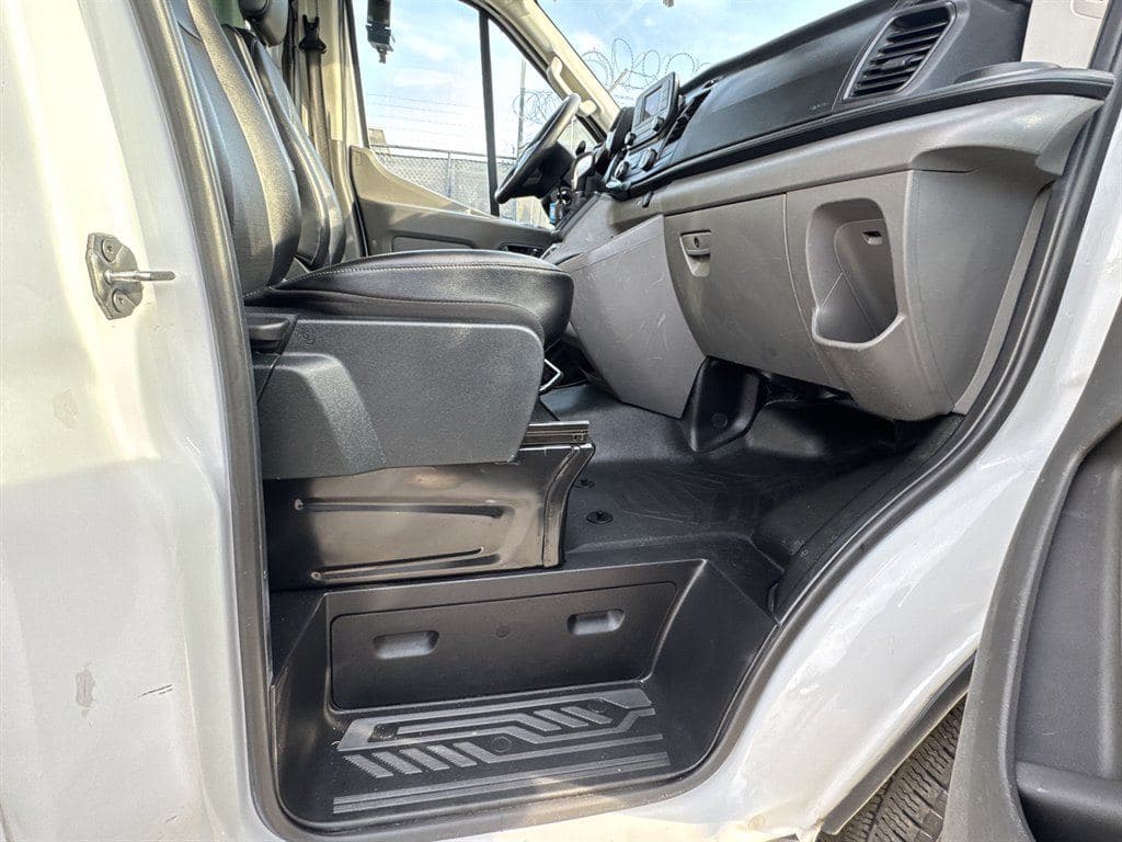 2023 Ford Transit T-350 image 48