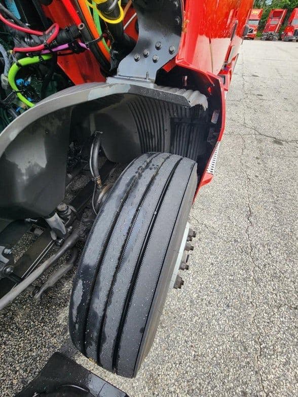 2023 Volvo VNL64T760 image 10